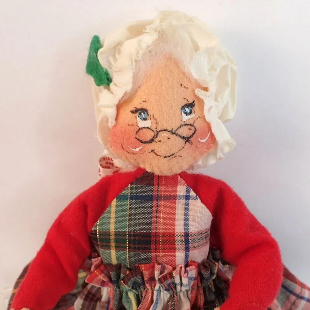 Annalee Mrs. Santa Claus Doll Holly Ivy Skirt Hand Painted Face 8